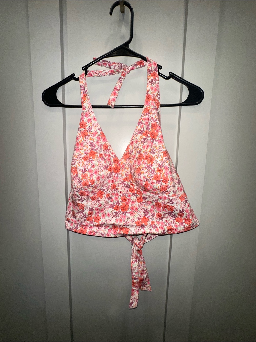 American Eagle Outfitters Pink Floral Halter Tie-Back Crop Top